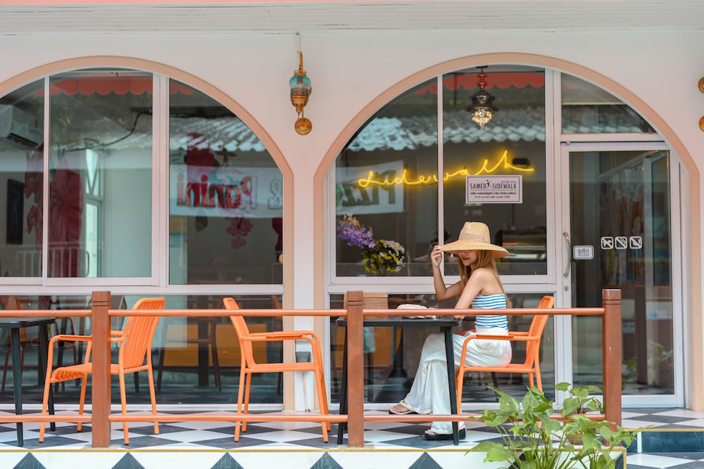 Side Walk Boutique Hotel 10/50