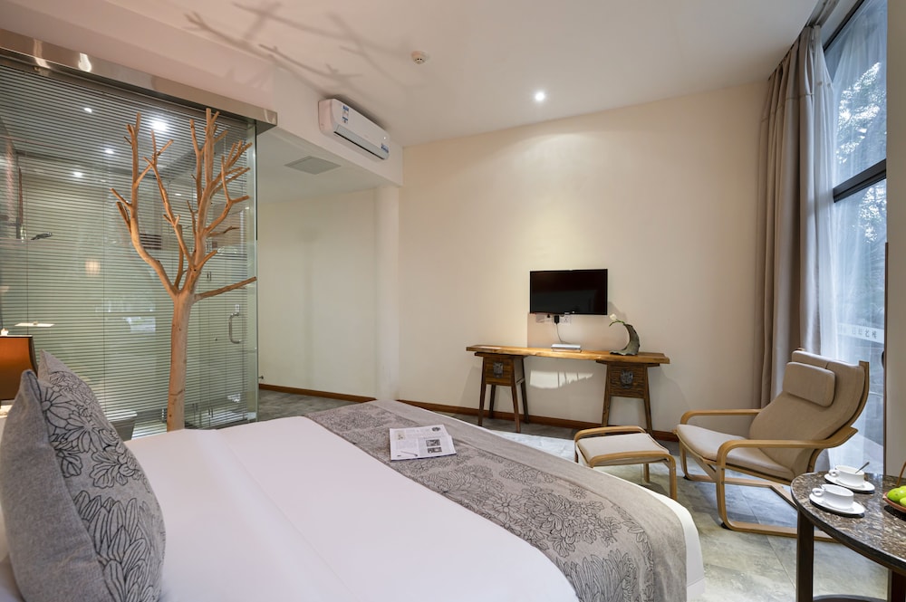 Guilin Crystal Crescent Moon Hotel 32/71