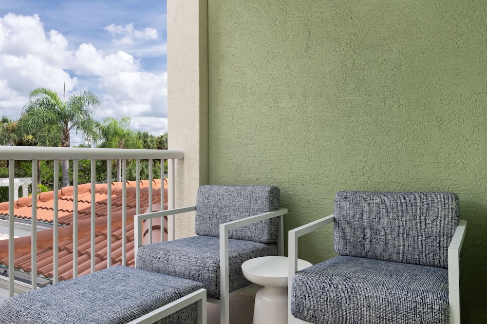 Doubletree Suites By Hilton Naples 42/67