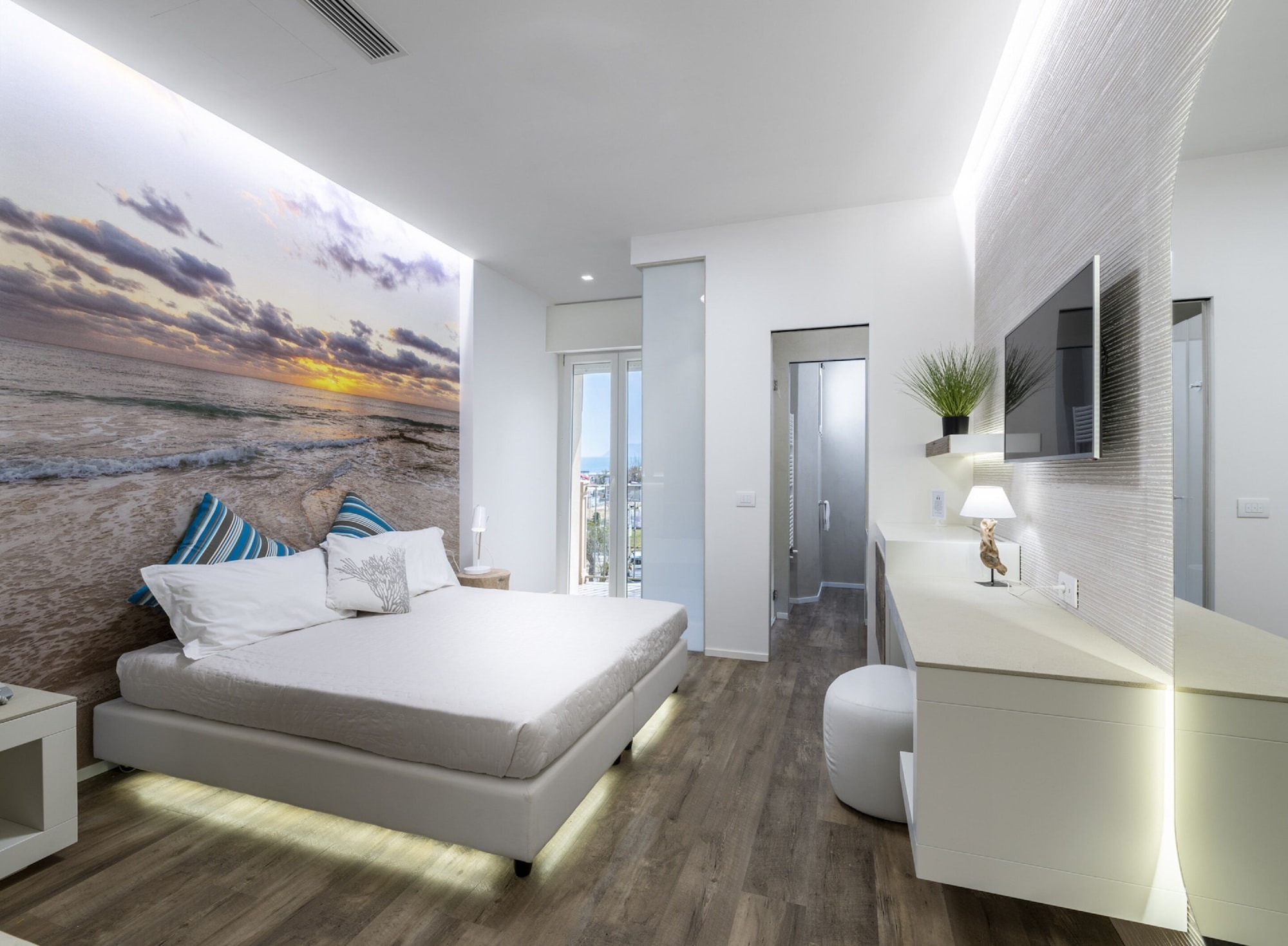 DELUXE, DOUBLE BED, BALCONY