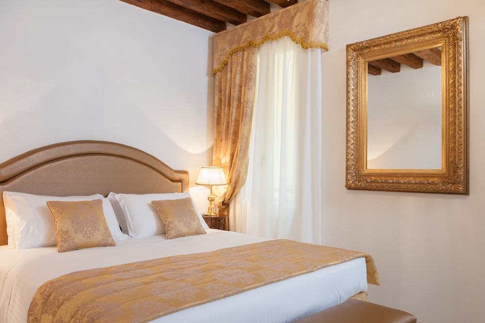San Teodoro Palace 11/66