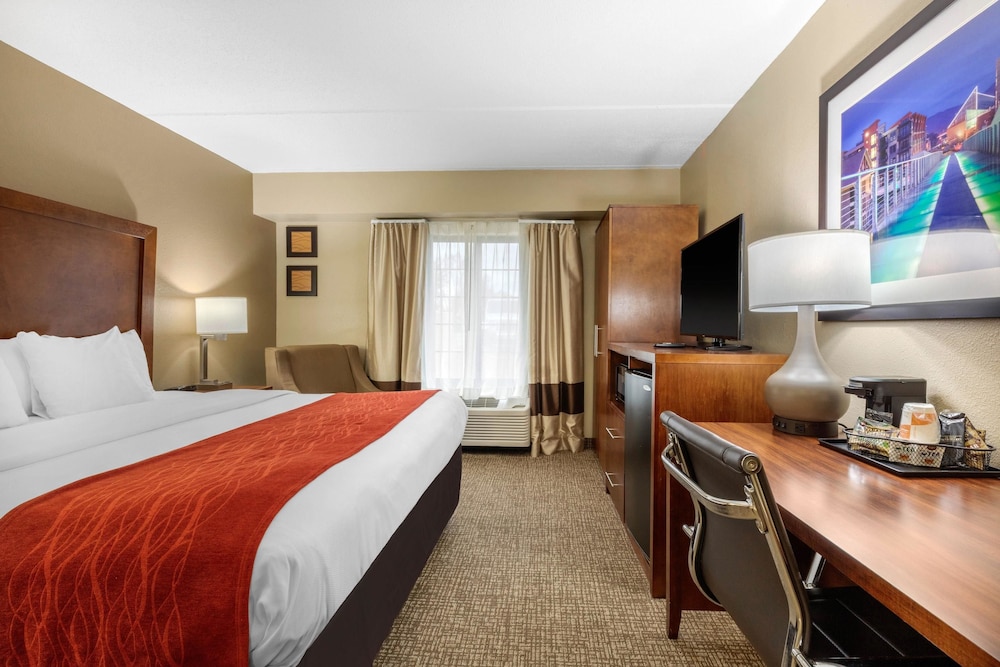 Comfort Inn & Suites Hamilton Place 19/39
