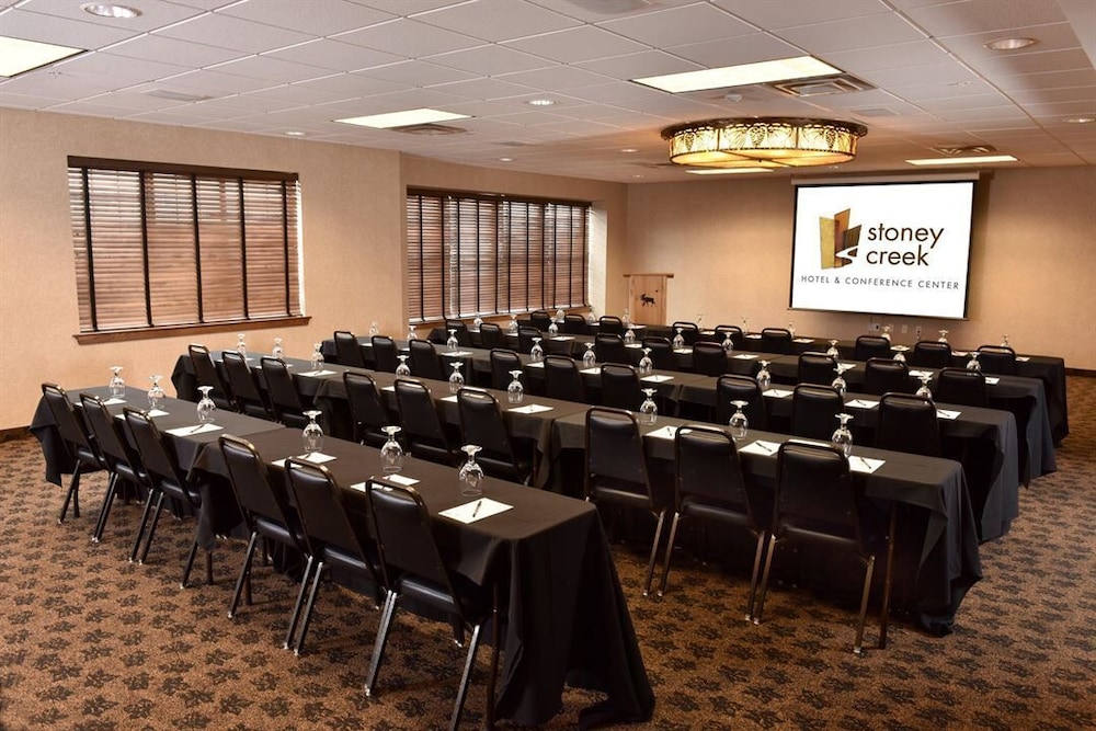 Stoney Creek Hotel Quad Cities 34/39