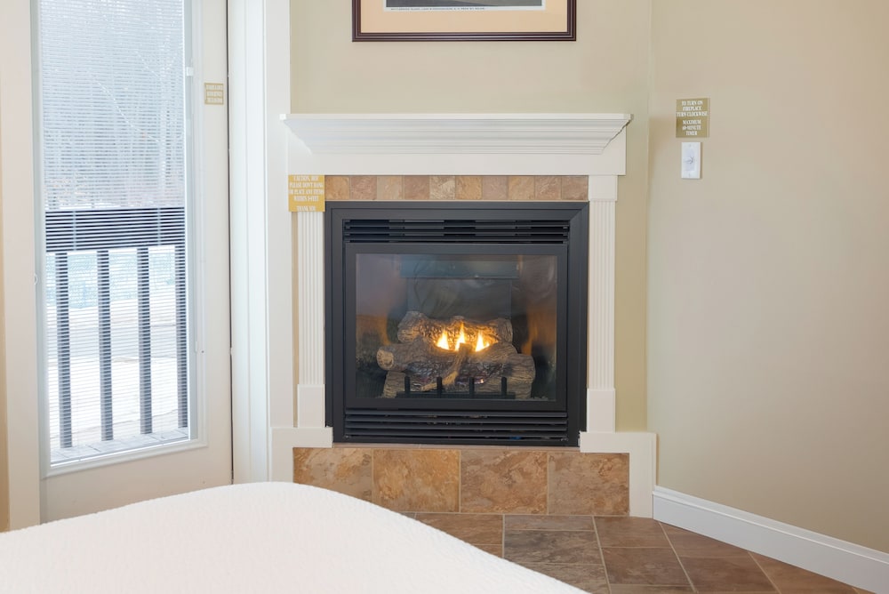 Fireside Inn and Suites Gilford 9/54