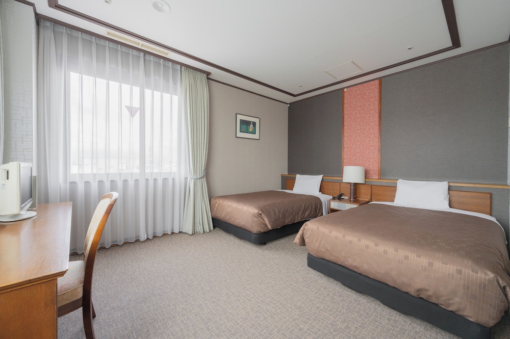 DELUXE, SUITE
