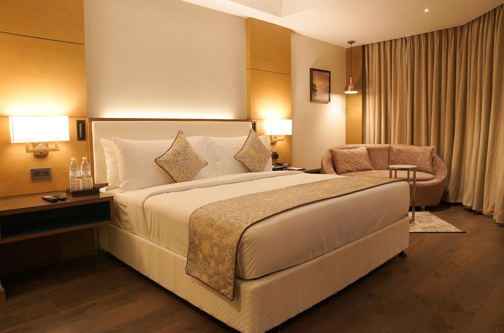 Gokulam Grand Hotel Thiruvananthapuram 8/18