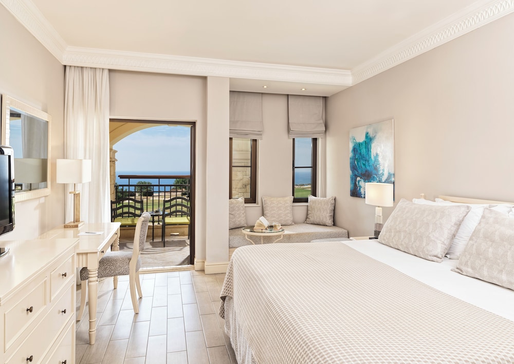 Aphrodite Hills Hotel 13/47