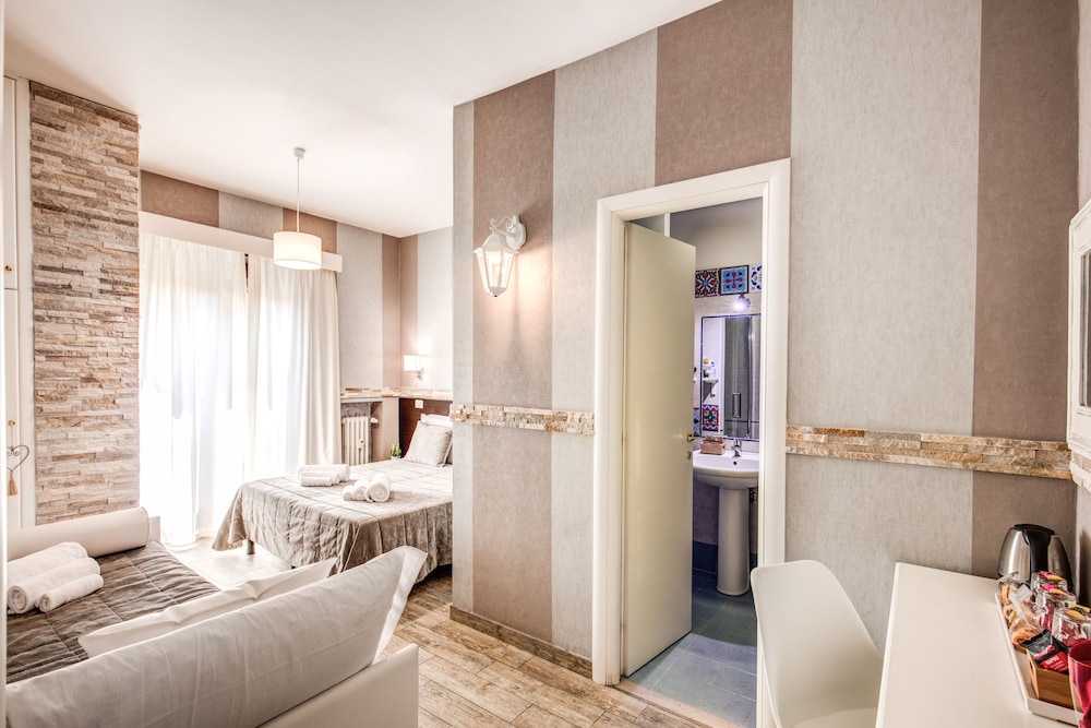 Santamaria Inn 50/50