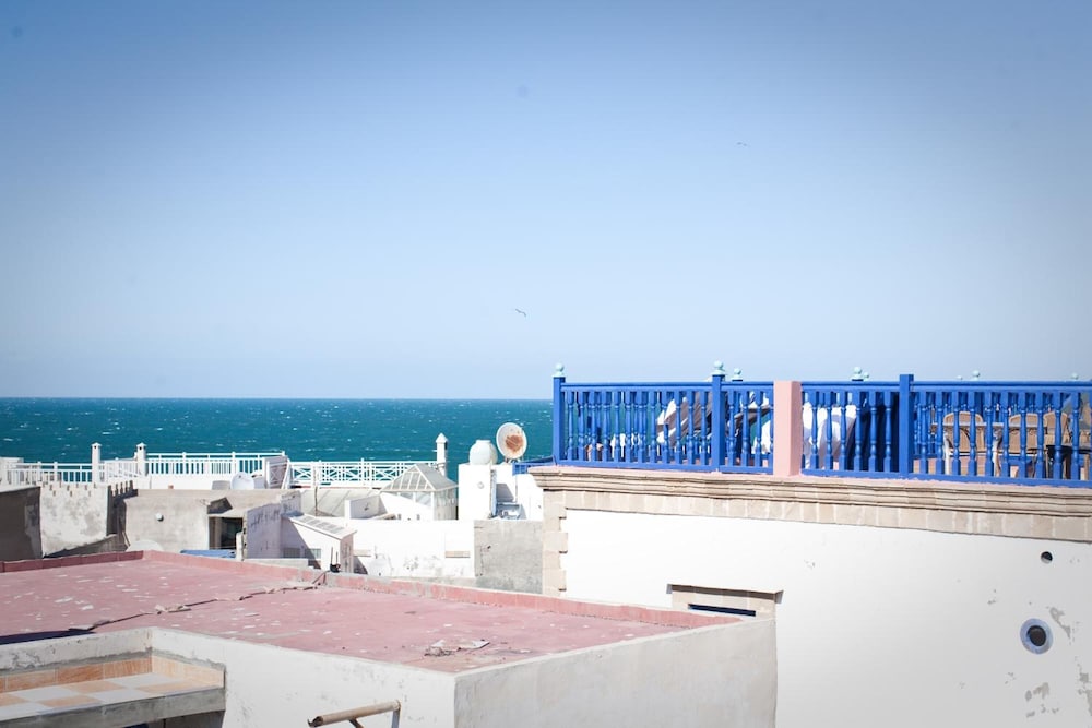 Riad Al Khansaa 68/70