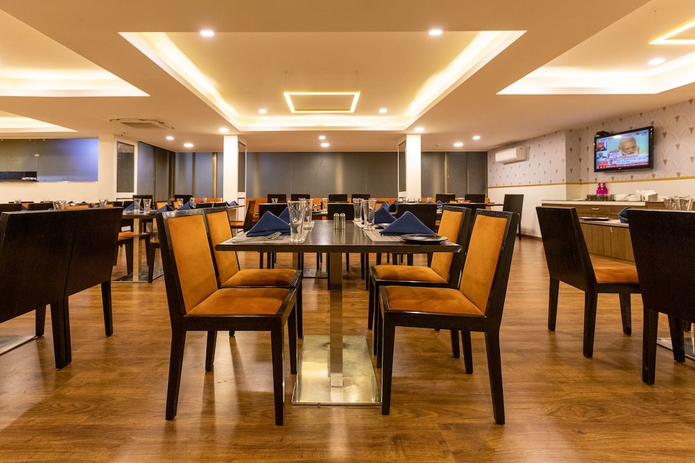 3 BY OYO Nami Residency Ahmedabad 20/25