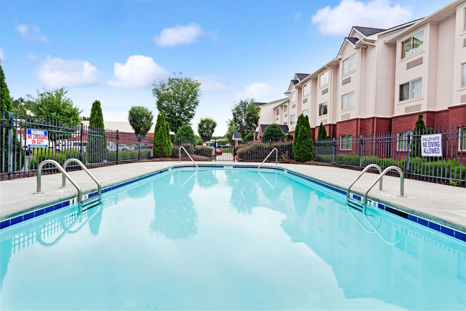 Microtel Inn & Suites by Wyndham Woodstock/Atlanta North 20/37
