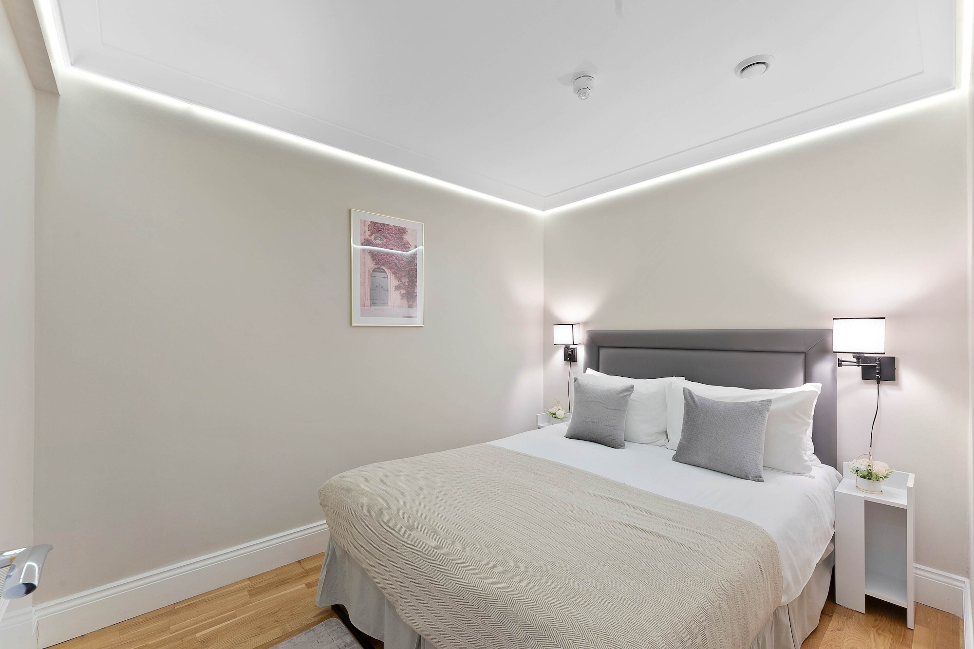 1 Bedroom, Semi Basement, Apartment, Queen Bed, Sofa