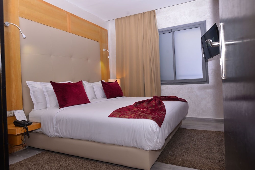 Le 135 Appart Hotel 8/22