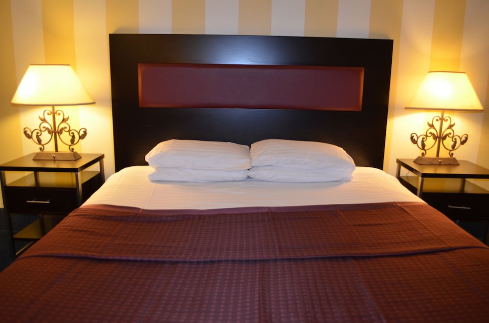 Royal Plaza Inn Indio 34/61