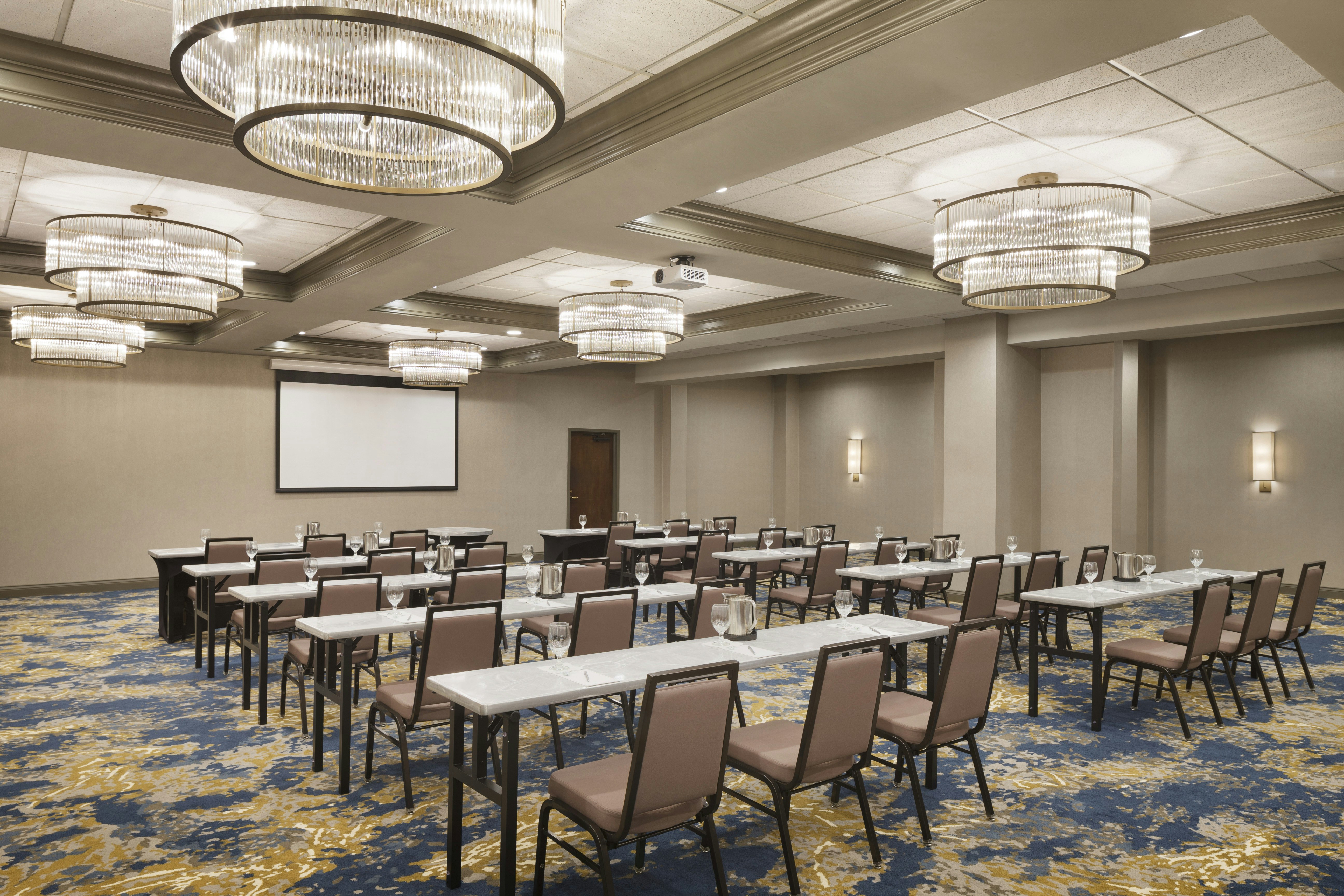 Embassy Suites Columbus 62/68