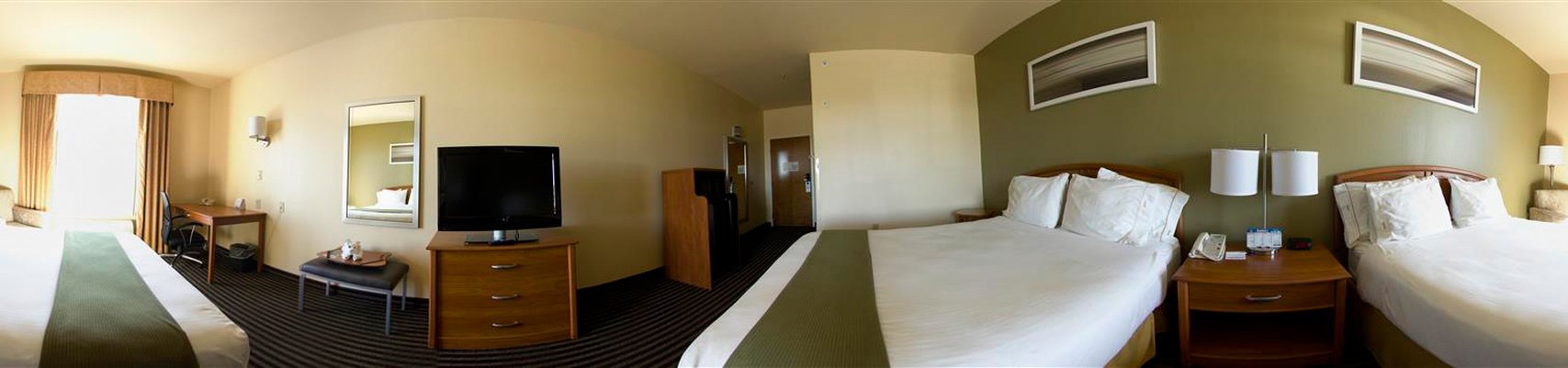 Holiday Inn Express Hotel Suites Bastrop 27/64
