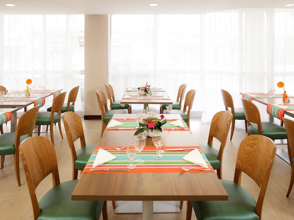 Ibis Styles Tours Centre 53/74