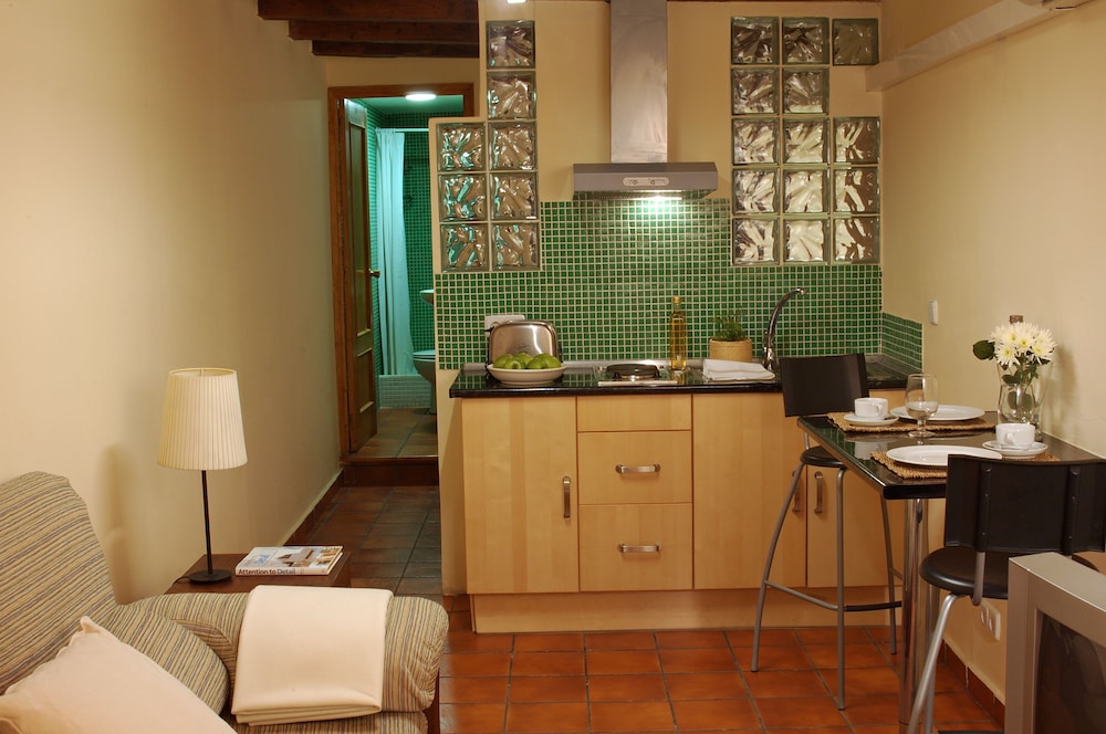 AinB Las Ramblas Guardia Apartments 48/60