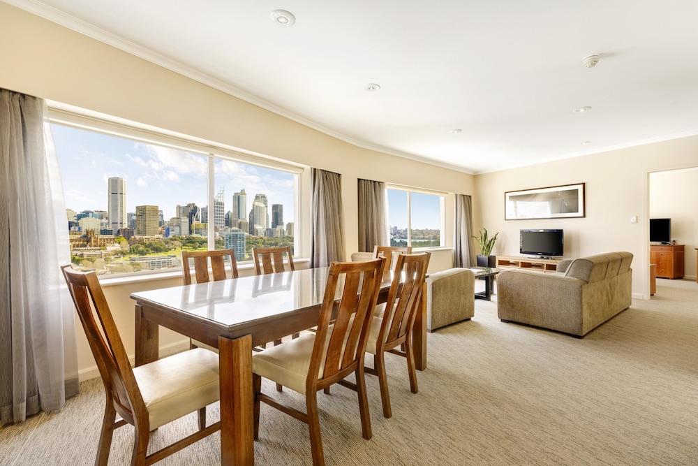 Holiday Inn Potts Point 60/78