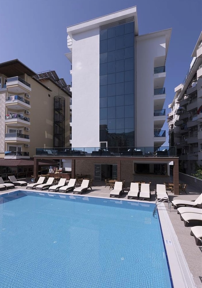 Kleopatra Life Hotel 42/43