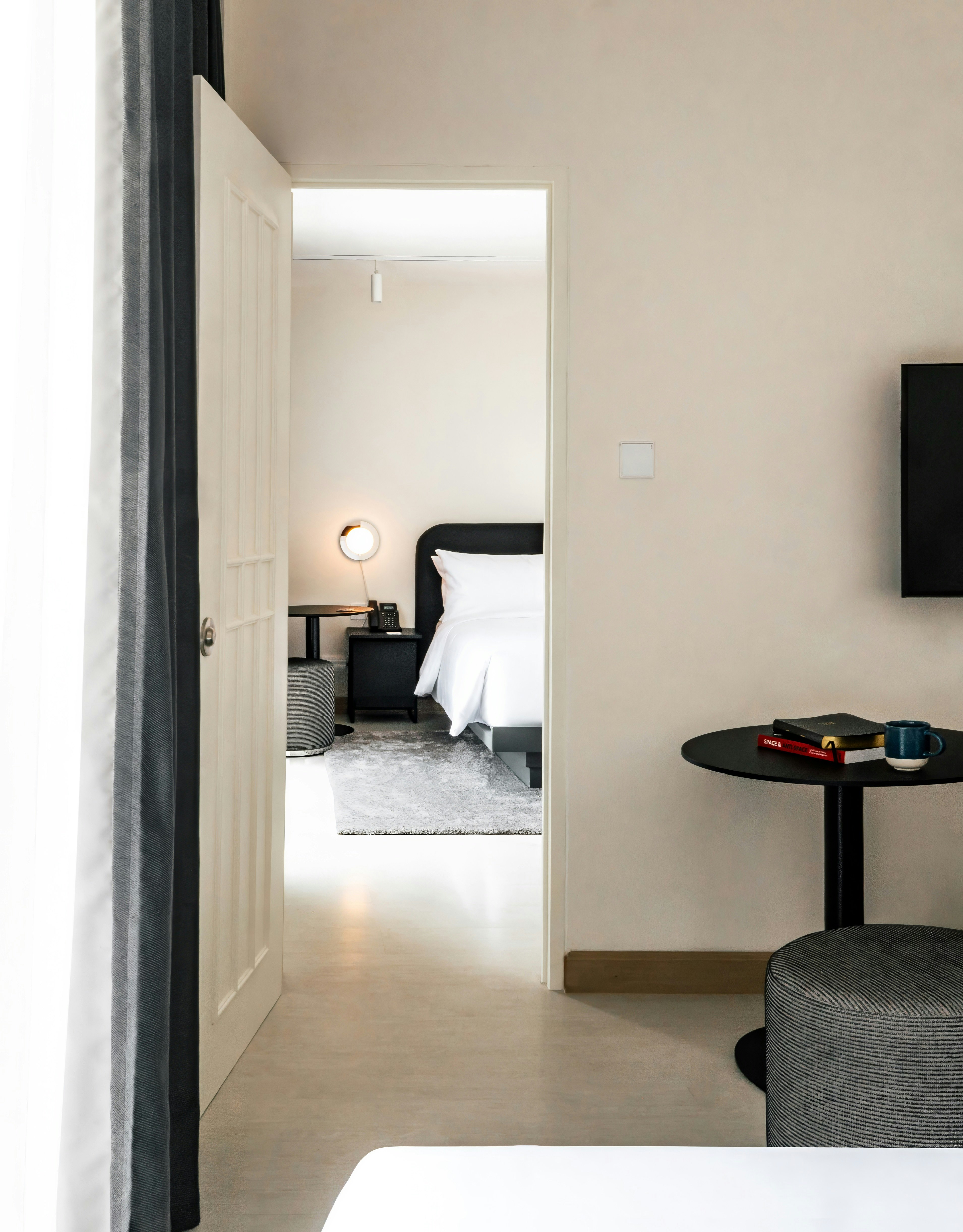 The StandardX, Bangkok Phra Arthit 24/24