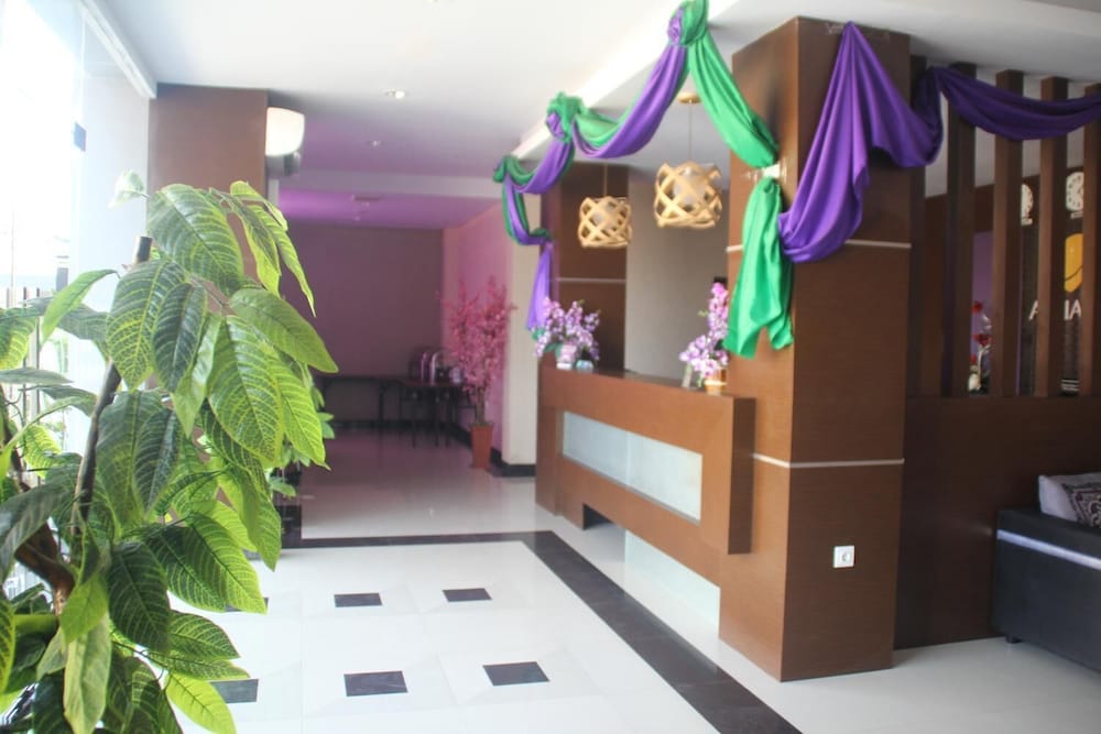 Atria Inn 7/39