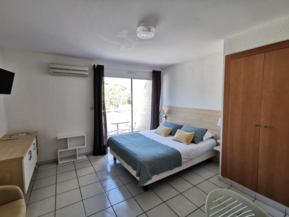Motel Saint Michel 16/49