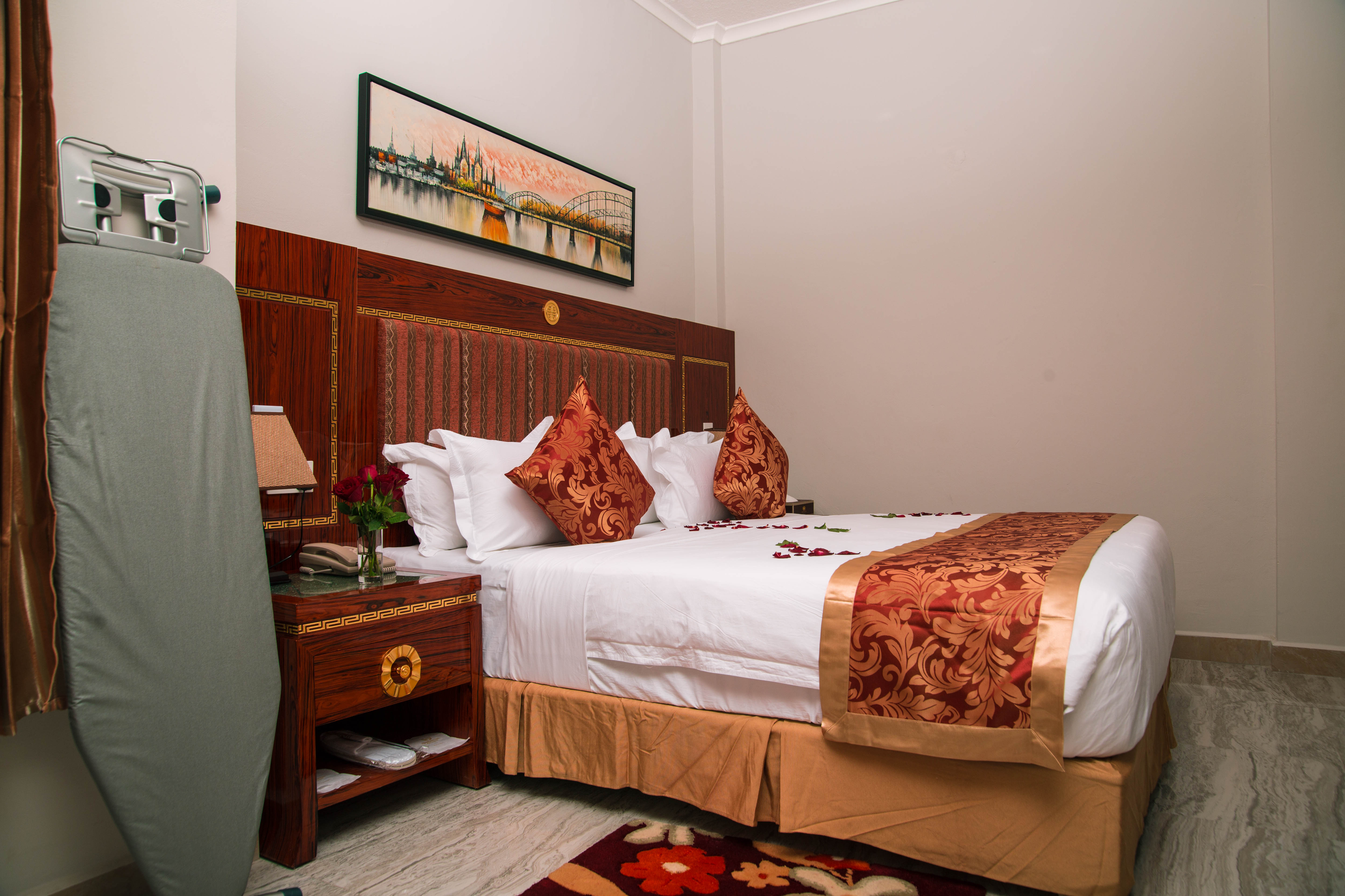 Deluxe, Double Bed