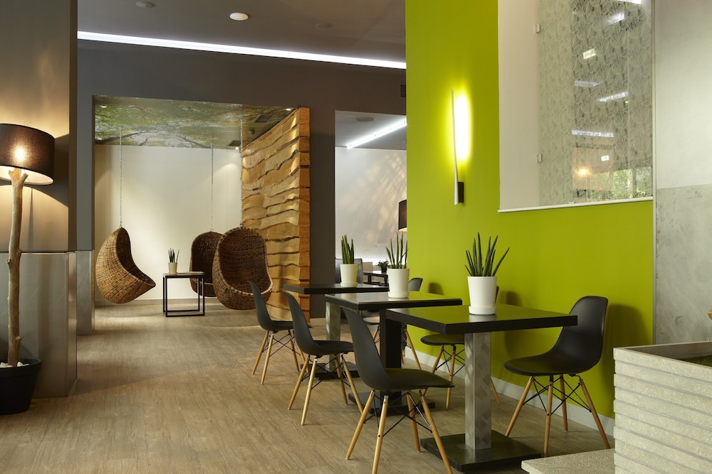 City Hotel 41/43