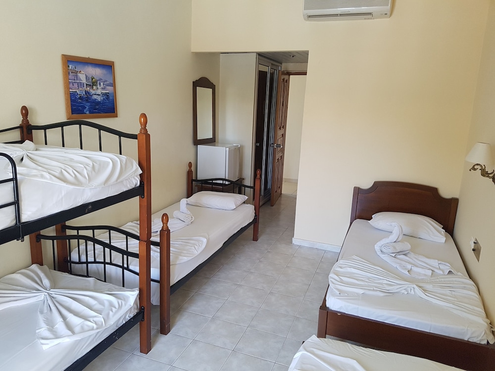 Aphrodite Hotel 12/34