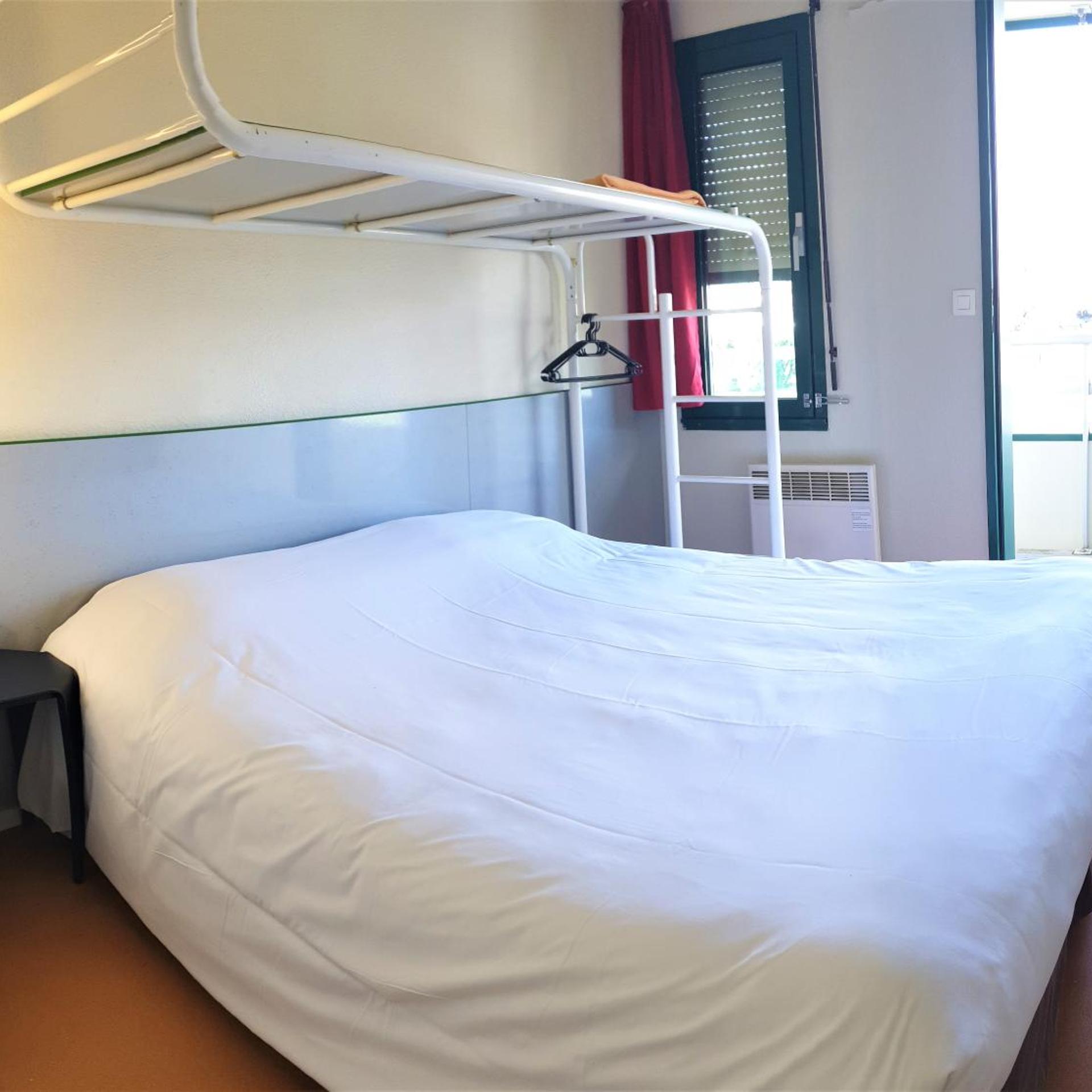 Room, Double Bed