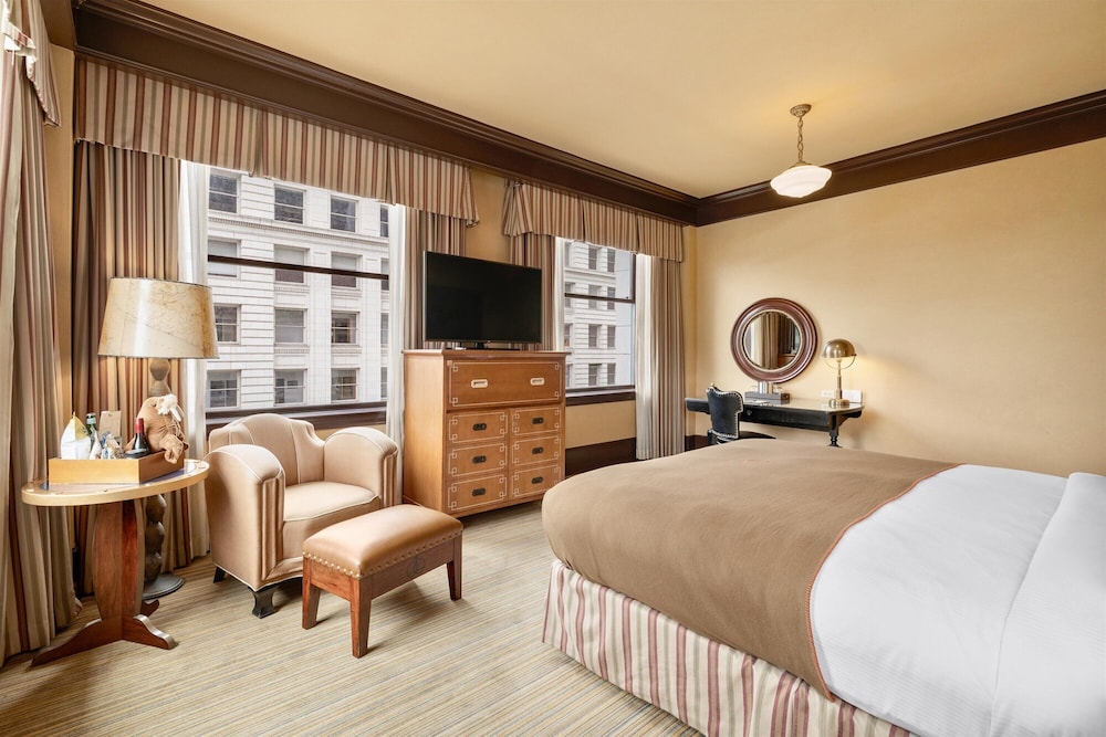 OLYMPIC, KING BED, JETTED TUB, CORNER