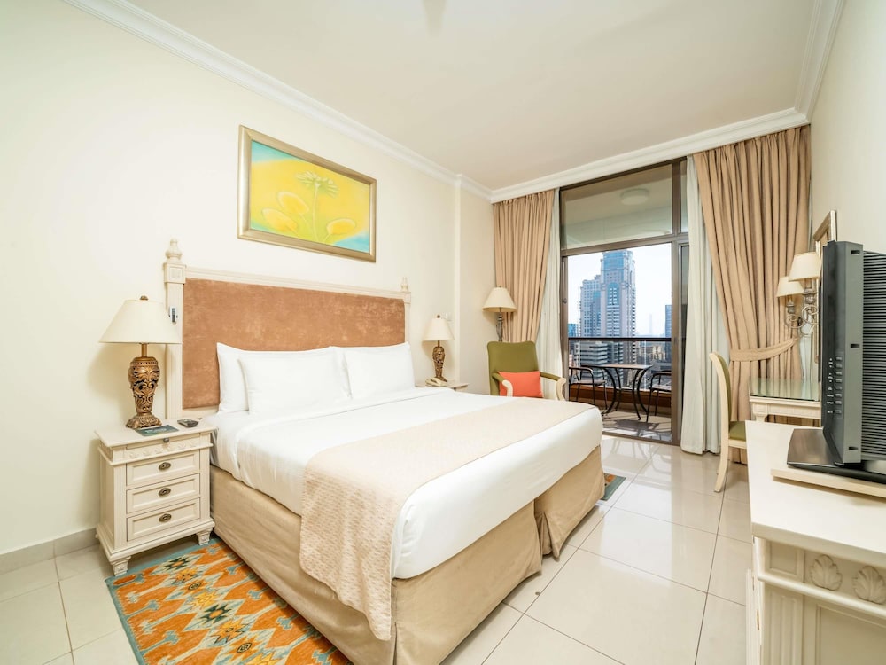 1 Bedroom, Apartment, Double or Twin Bed, Skyline View