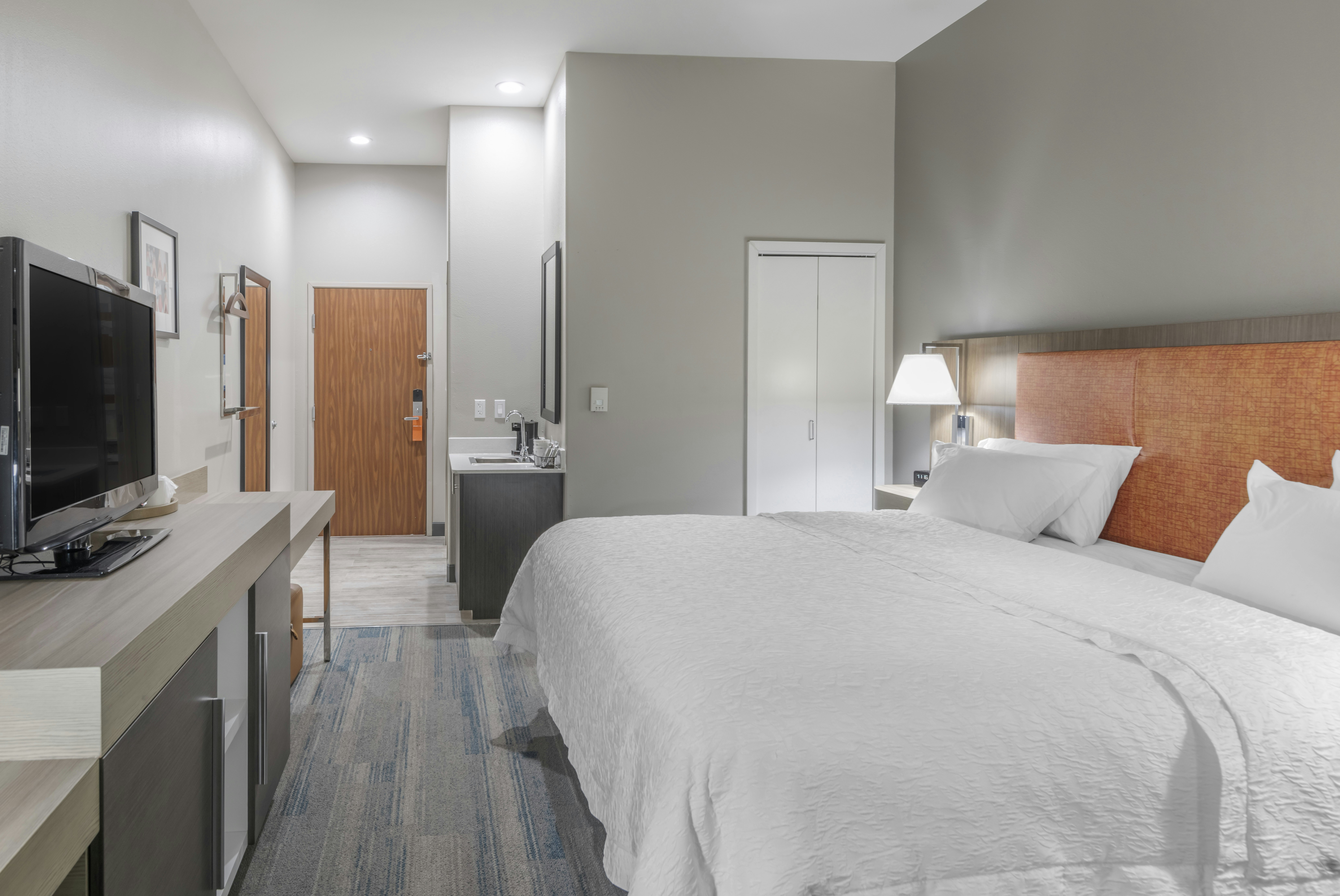 Room, King Bed, Working Area
