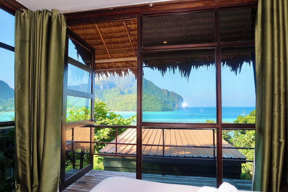 PHI PHI SEA SKY RESORT 38/66