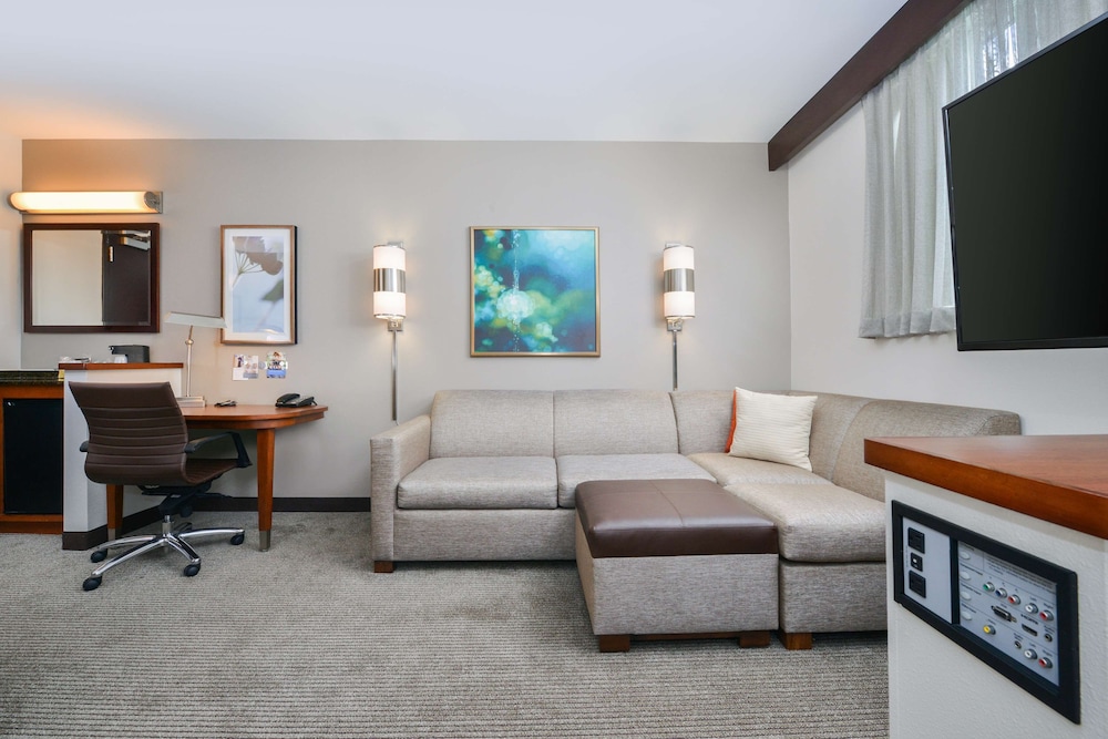 Hyatt Place Chesapeake/Greenbrier 42/63