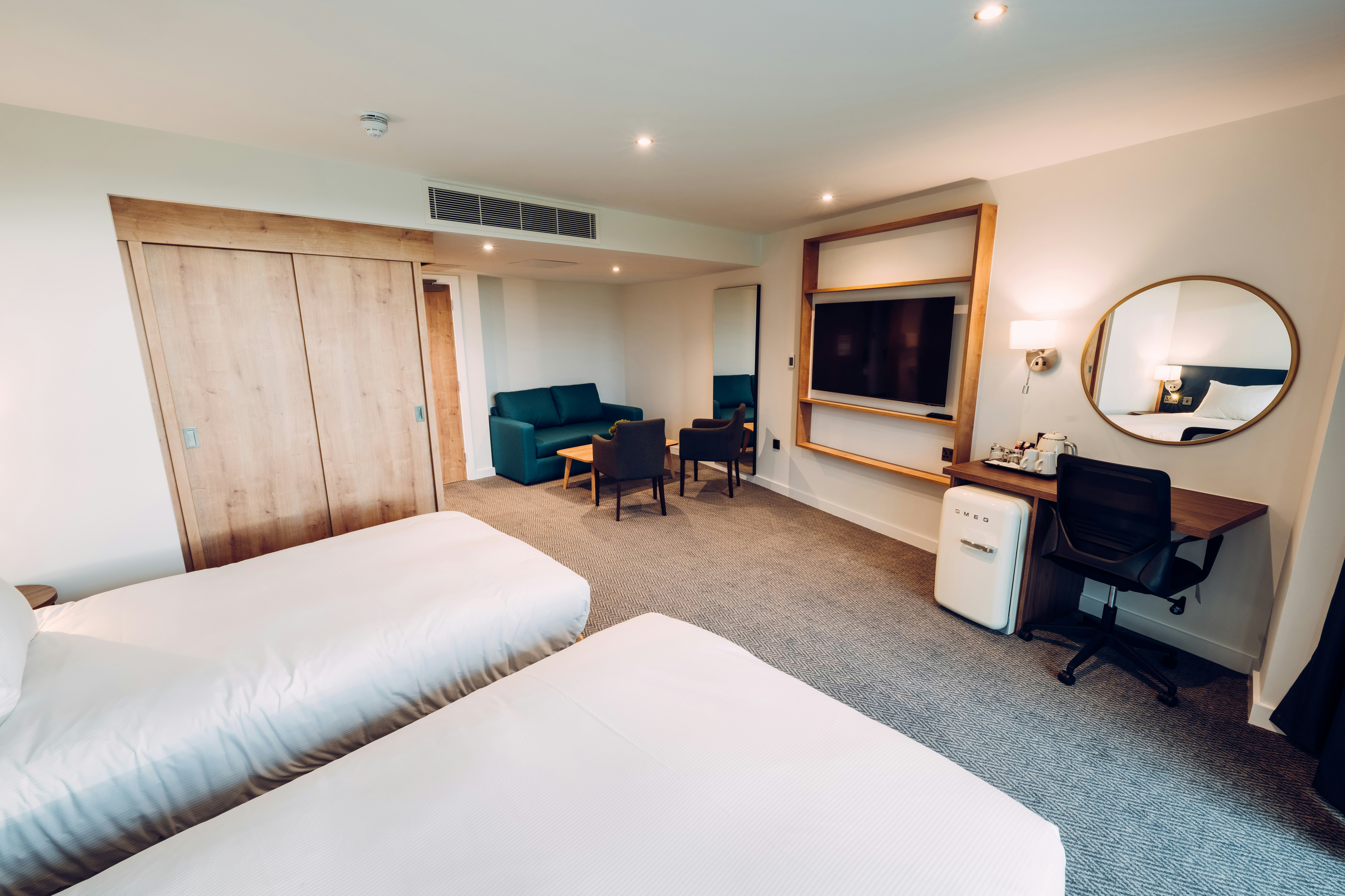DELUXE, FAMILY, TWIN BEDS, PITCH VIEW