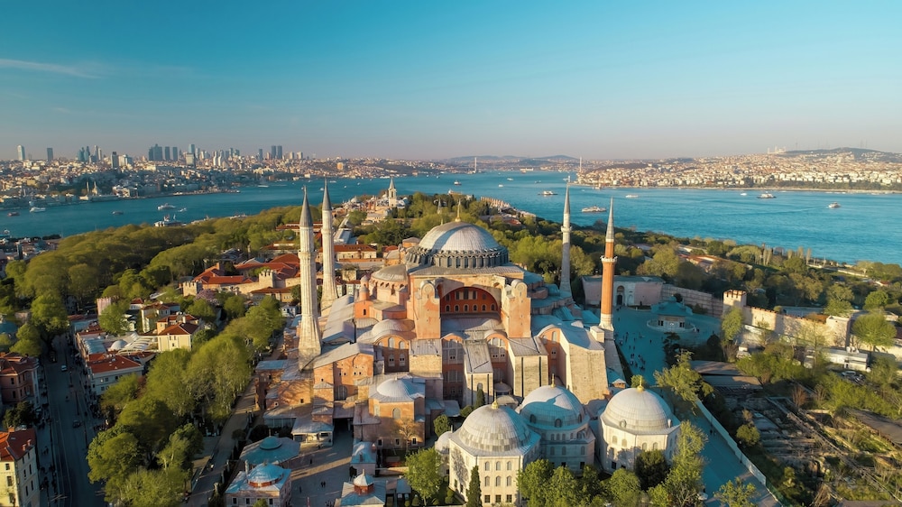RAFFLES ISTANBUL 66/68