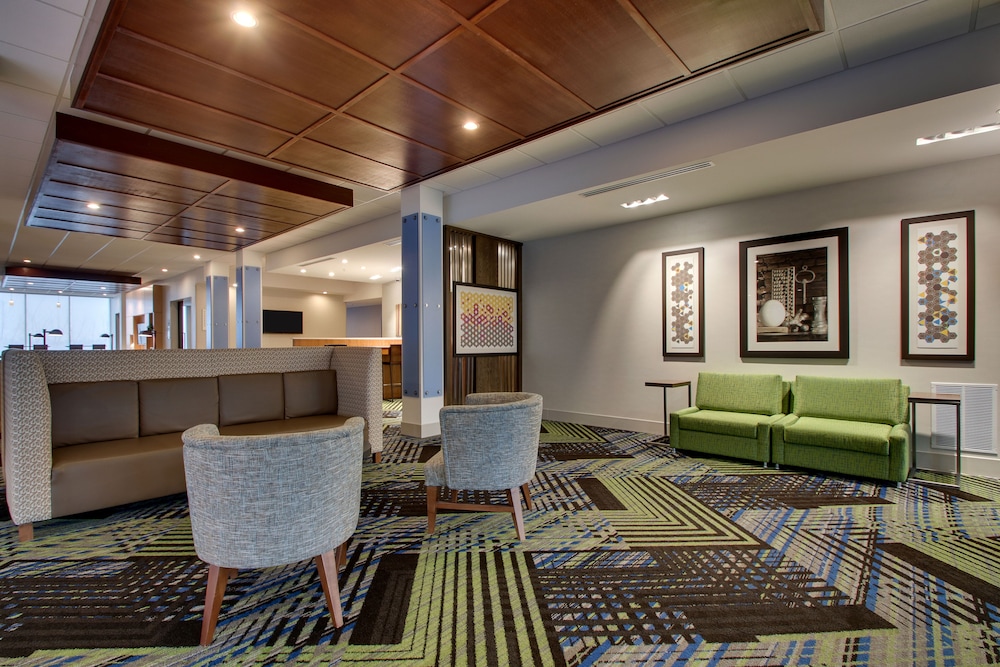 Holiday Inn Express and Suites Mt Sterling North 53/72