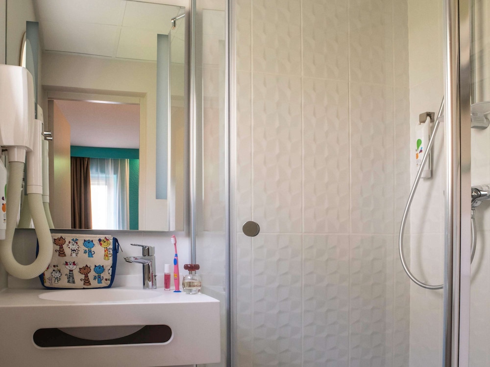 Ibis Styles Quimper 12/66