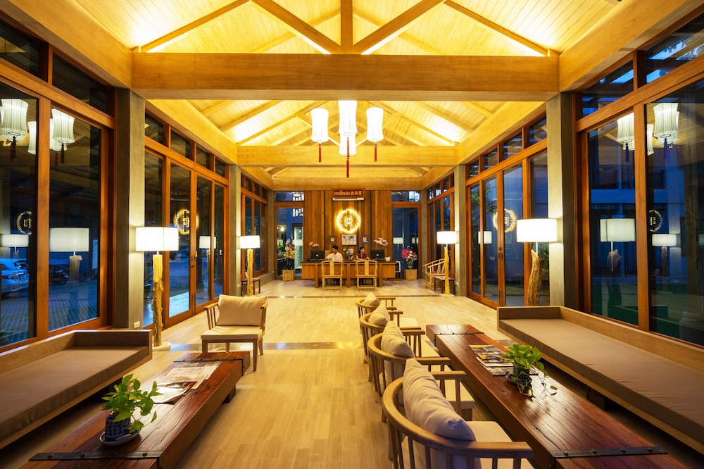 Chu Hotel 68/77
