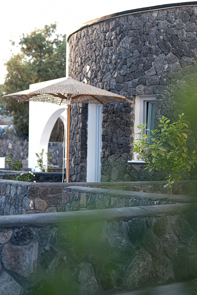 Alafropetra Luxury Suites 28/49