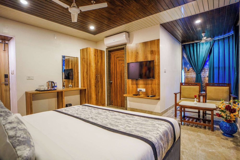 Pax Grand Blue Udaipur 23/50