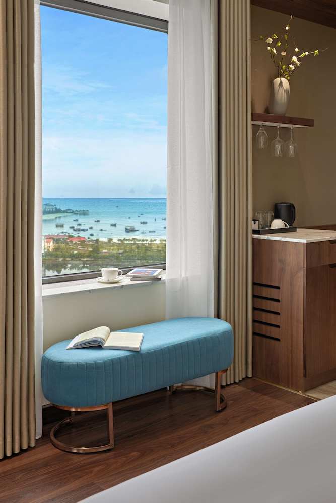 THE WATSON PREMIUM HALONG HOTEL 17/50