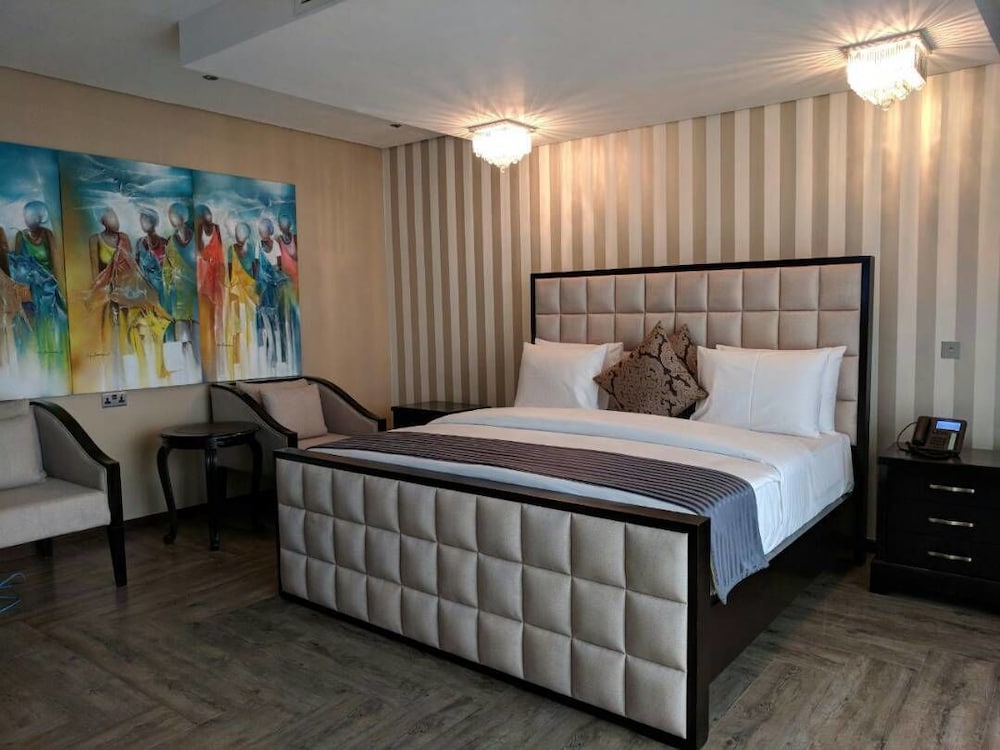 Mantis Epic Hotel And Suites 15/63