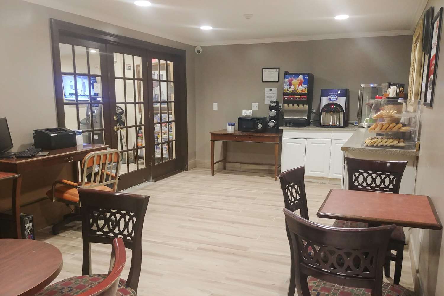 restaurant cafeteria