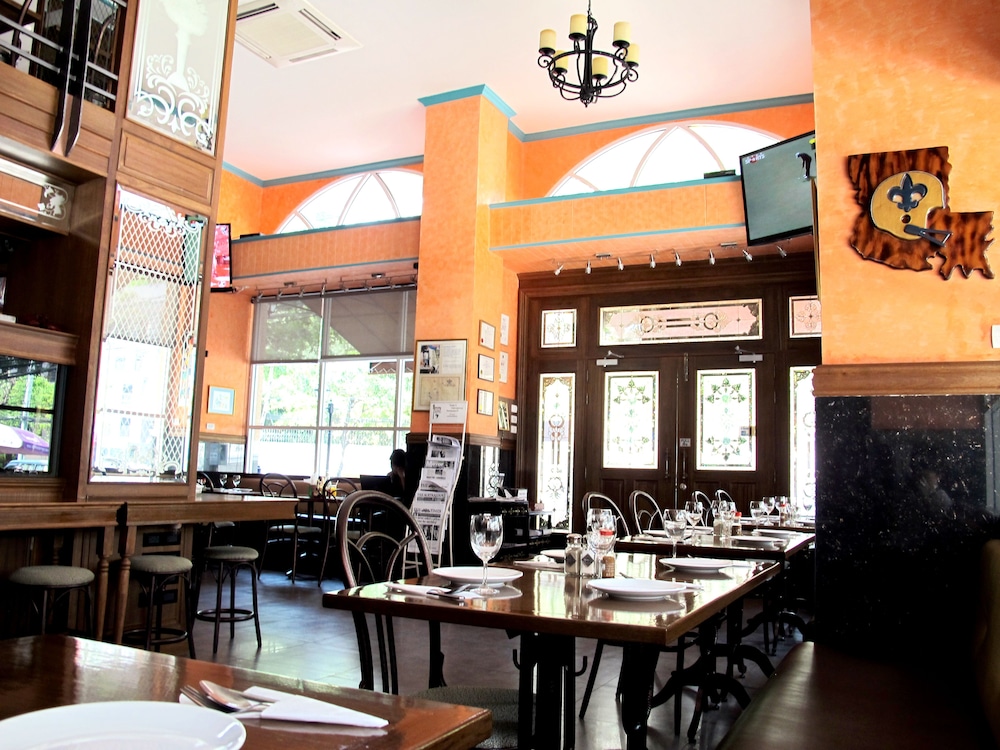 BOURBON ST BOUTIQUE HOTEL 27/35