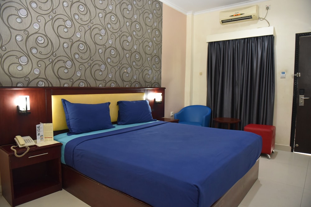 Grand Sari Hotel Padang 8/28