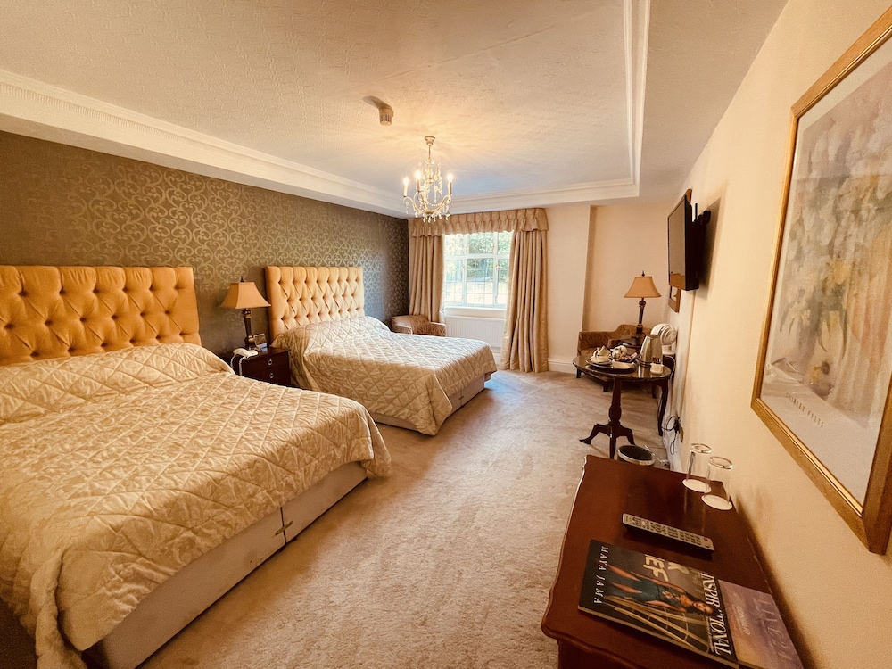 FAMILY, DOUBLE OR TWIN BED