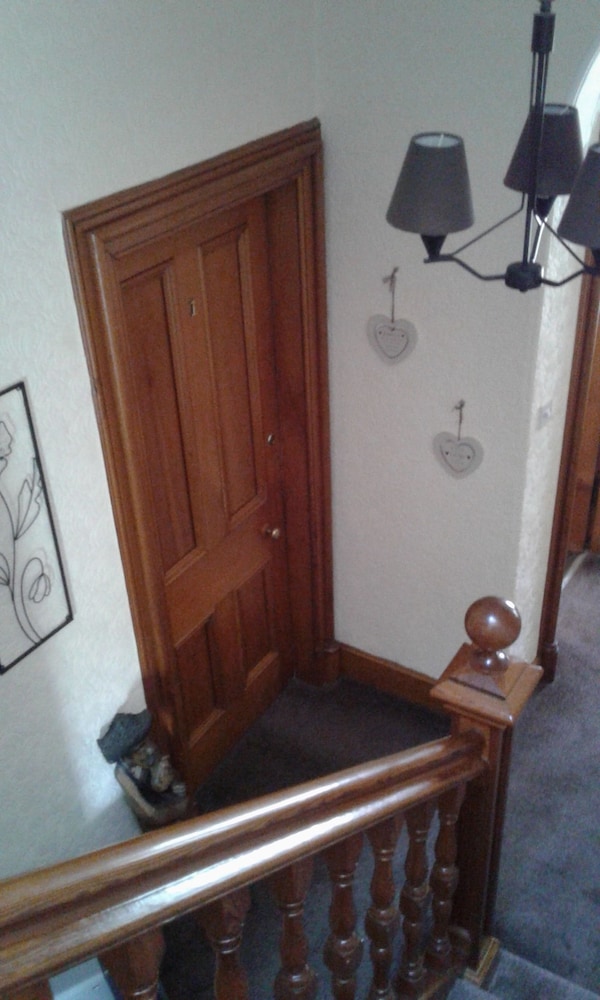 Adelphi Villa 4/39